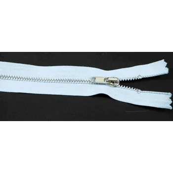 Zip Nedělitelný kovový stříbrný zip č.3 více barev - délka (16 - 20 cm) 18 cm Světle modrá