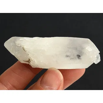 Přírodní kámen Křišťál oboustranný krystal z Madagaskaru 40g