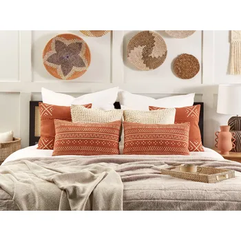 Dekorativní polštářek Dekorativní polštář oranžový bavlněný 35 x 55 cm geometrický vzor potisk boho dekorace Beliani
