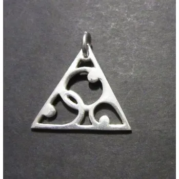 Přívěsek Trojúhelník s kruhy uvnitř - stříbrný přívěsek