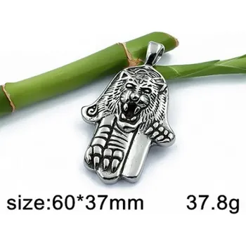 Přívěsek Ruka s tygem 60x37mm - ocelový přívěsek