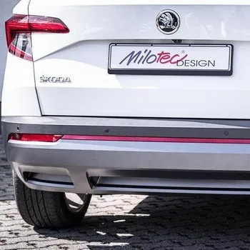 Nárazník Milotec Červená RS lišta mezi odrazky zadního nárazníku Škoda Karoq (2017 - 2022) -