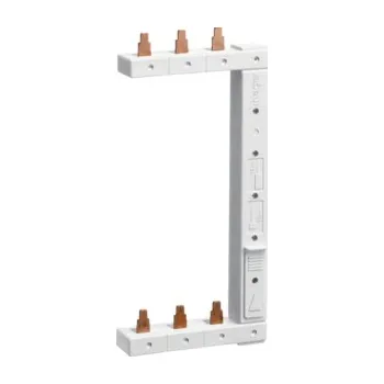 Jistič Hager Electro KCL363R 3-pólové propojení ze spodu pro 2 řady, pravé