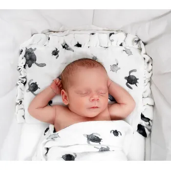 Dětská postýlka Lullalove Plochý polštářek z mušelínu Želvičky