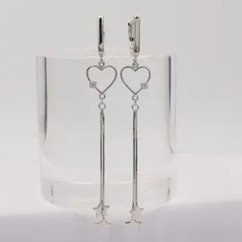 Náušnice Stříbrné náušnice s klasickým zapínáním