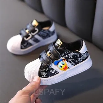 Dětská treková obuv Nepromokavé tenisky Mickey Mouse a přátelé Barva: kačer Donald - černé, Velikost: 29 stélka - 17.4 cm