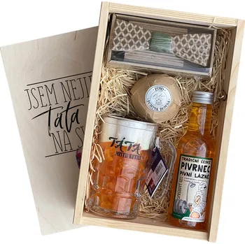 Dárkový potravinový koš Mediabox Malá dárková dřevěná bedna Nejlepší táta na světě