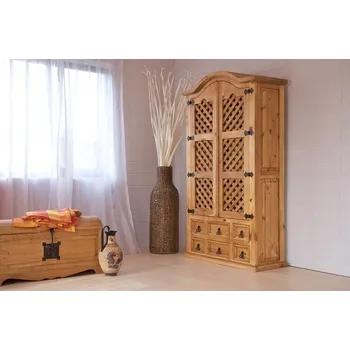 Vinotéka Masivní vinotéka z borovice Hacienda