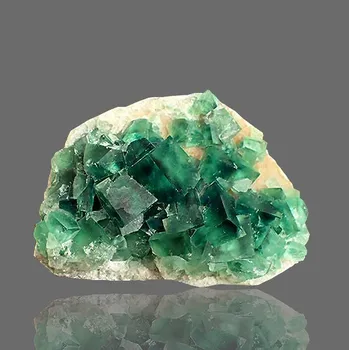 Přírodní kámen Fluorit z Madagaskaru 93x70mm