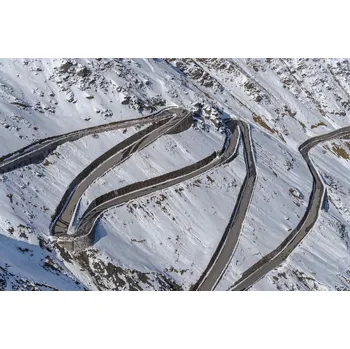 Fototapeta DIMEX | Vliesová fototapeta Silnice v jižním Tyrolsku MS-5-2867 | 375 x 250 cm | bílá, šedá + Vliesová fototapeta na stěnu DIMEX Silnice v jižním Tyrolsku MS52867 v rozměru 375 x 250 cm + lepidlo zdarma