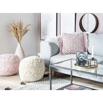 Polštář Dekorativní polštář z růžové bavlny Macramé 40 x 40 cm s retro dekoračními třásněmi Boho Boho Beliani