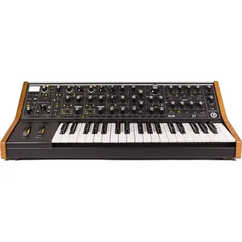 Klávesový nástroj Moog Subsequent 37