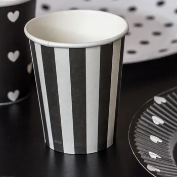 Party nádobí Papírové kelímky černo-bílé pruhy - 8 ks
