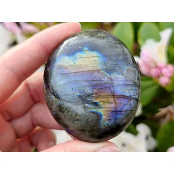 Přírodní kámen Labradorit kámen hladký z Madagaskaru 114g