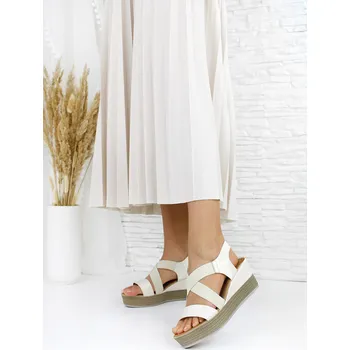 Dámské sandále Cathay moda Dámské sandály na klínku 6108-3BE Velikost: 40