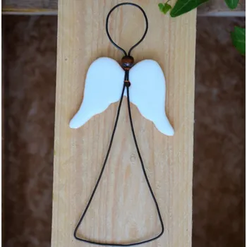 Anděl s keramickými křídly