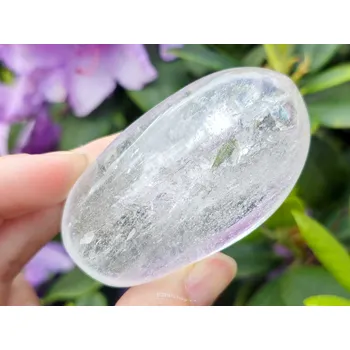 Přírodní kámen Leštěný kámen křišťál z Madagaskaru 127g