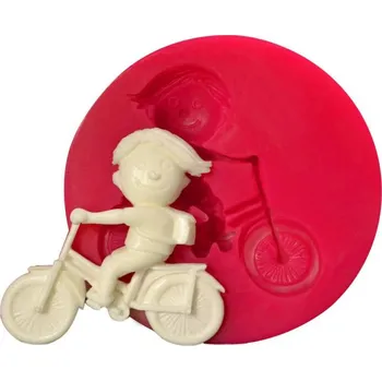Forma na pečení Cesil Silikonová forma Dítě na kole 2 x 6,4 cm