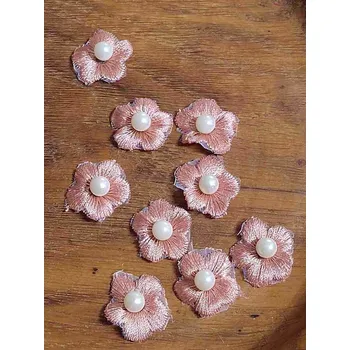 Vyšívaný květ Ø20 mm s perlou barva starorůžová