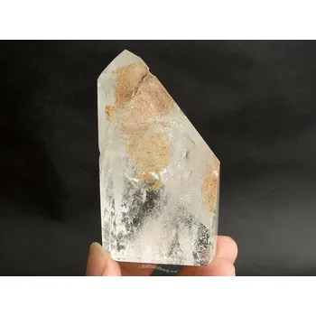 Přírodní kámen Křišťál s inkluzemi broušená forma (127g)