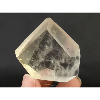 Přírodní kámen Křišťál broušená forma (49g)