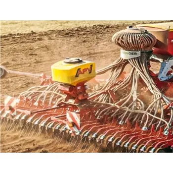 Zahradní traktor APV PS 300 M1 D Pneumatická secí zařízení pro aplikaci hnojiv PS D, hydraulický ventilátor