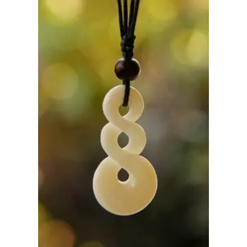 Přívěsek Kostěný přívěsek "Nekončící"