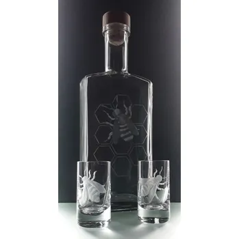 Sklenice Lahev 0,5l a 2ks sklenek na medovinu s rytinou včely - ručně ryté (broušené), dárková krabička
