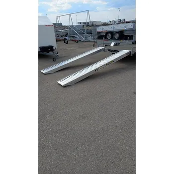 Nakládací rampa pro vozidlo Hliníkové nájezdy, 1 pár, široký profil, délka 3,5 m, výška profilu 136 mm, nosnost 5.220 kg (LT Machines)