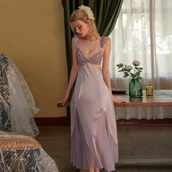 Dámská noční košile Dámská dlouhá jemná noční košilka s krajkou Velikost: M