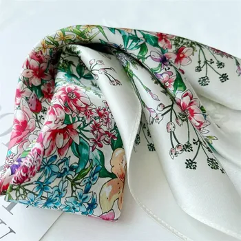 Šátek Hedvábný šátek květinová zahrada 55x55 cm v dárkovém balení, HEDVÁBNÝ SVĚT