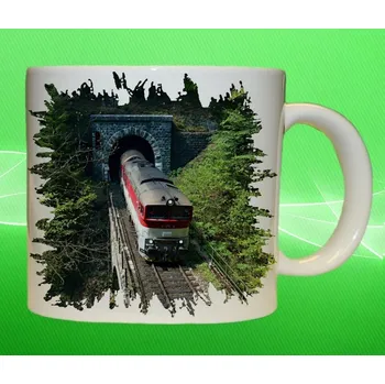 hrnek s lokomotivou 757 010-4 550ml