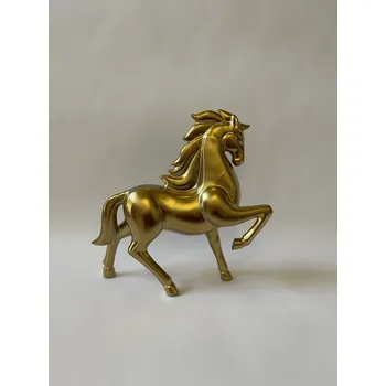 KŮŇ HŘEBEC - SOCHA VE ZLATÉM PROVEDENÍ