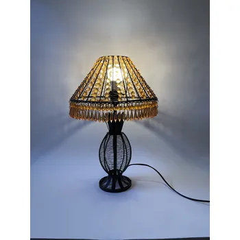 Stojací lampa STOLNÍ LAMPA S OVĚSY A KOVOVOU NOHOU