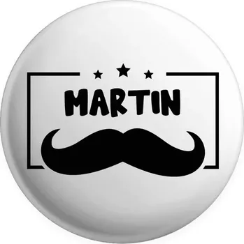 Placka Knírek se jménem