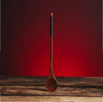 Přírodní produkt Dřevěná lžička tmavá s černým pletením