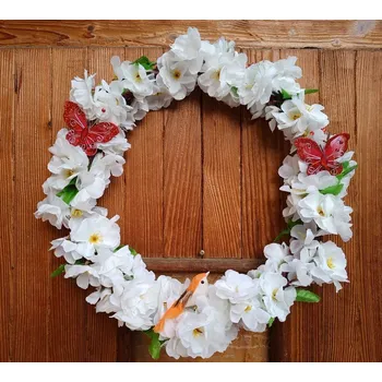 Věnec Kvetoucí věnec s motýly a ptáčkem