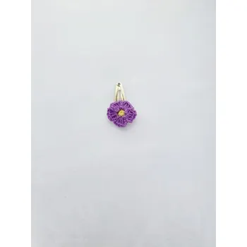 Prolamovací sponka háčkovaná kytka fialová se žlutým středem