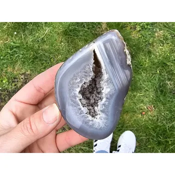 Přírodní kámen Achátová geoda s dutinkou z Brazílie 248g