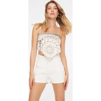 Dámské kraťasy Trendyol krémové džínové šortky s vysokým pasem a kapsami Trendyol bílá 1871913