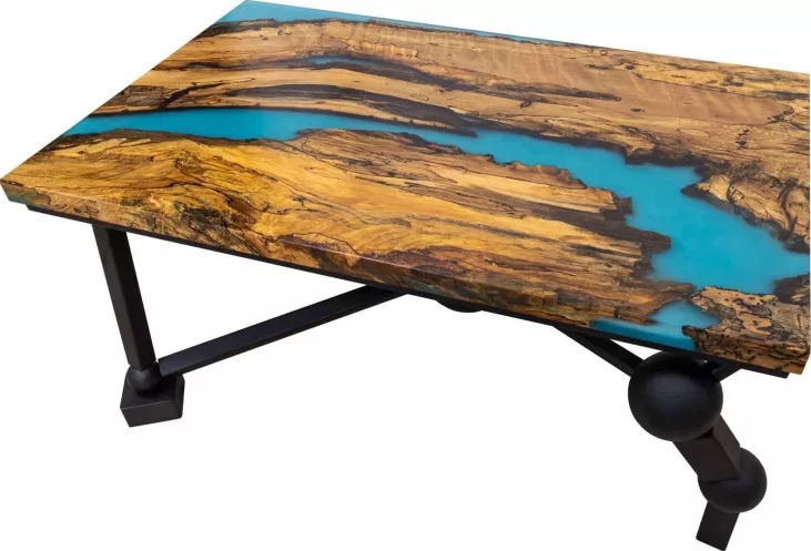 Konferenční stůl PLANETÁRIUM ze špaltovaného buku a fluorescenční epoxidové pryskyřice 96x59