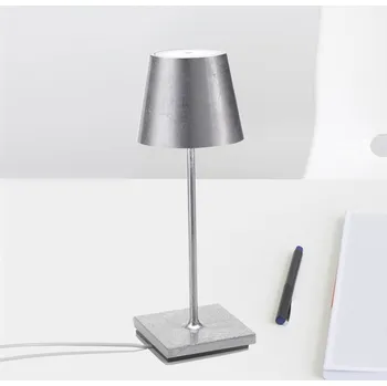 Venkovní osvětlení Zafferano Poldina mini akumulátorová lampa, vnitřek stříbrný - Noha – délka 10 cm, šířka 10 cm, výška 1 cm, výška stínidla na lampu 8,8 cm stříbro 1 x 2,2 W LED - Doprava zdarma