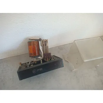 Relé ZPA Relé RP 100 KB 220V / 12V / 110V 3P spínání kontaktů Varianta: RP 100 1720 závitů