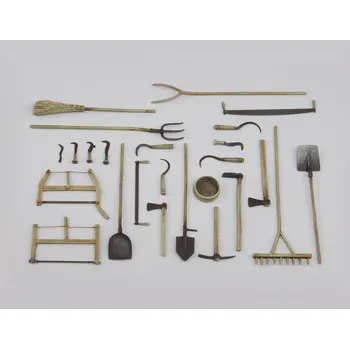 Plastikový model Royal Model 1/35 Assorted farm tools