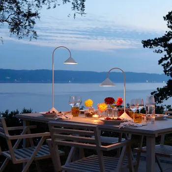 Venkovní osvětlení FRANDSEN LED stojací lampa Grasp, bílá, výška 72 cm, kovová 1 x 4 W LED - Doprava zdarma