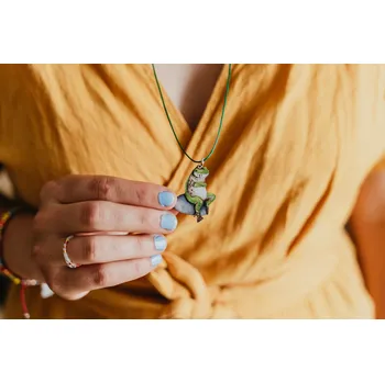 Šperk BeWooden Náhrdelník s dřevěným přívěskem - Žabka