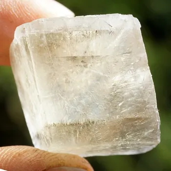 Přírodní kámen Kalcit se sagenitem surový, , skladem