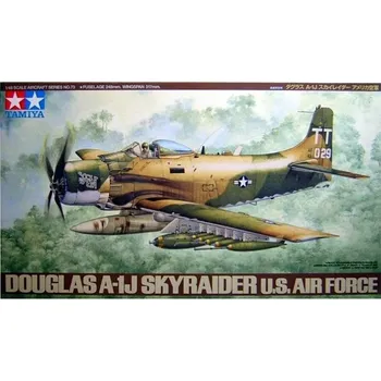 Plastikový model Tamiya Tamiya 61073 A-1J Skyraider USAF 1/48