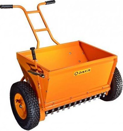 Rozmetadlo soli a umělých granulovaných hnojiv KRH 06