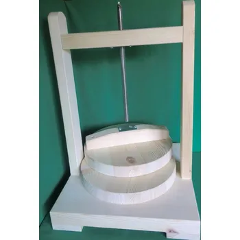 Dřevěný lis na sýr ve formách holandského typu